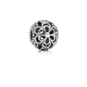 Pandora picking daisies